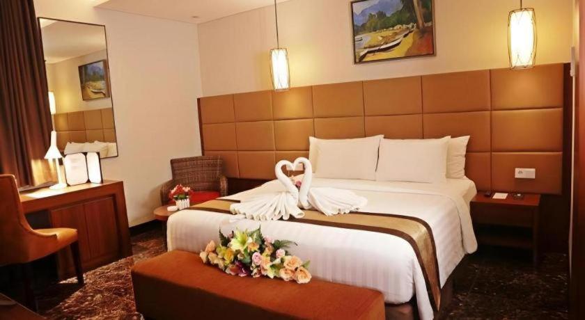 Atrium Premiere Cilacap Exterior photo